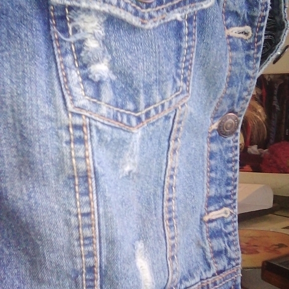 Jean Jacket 🧥 - Picture 6 of 11